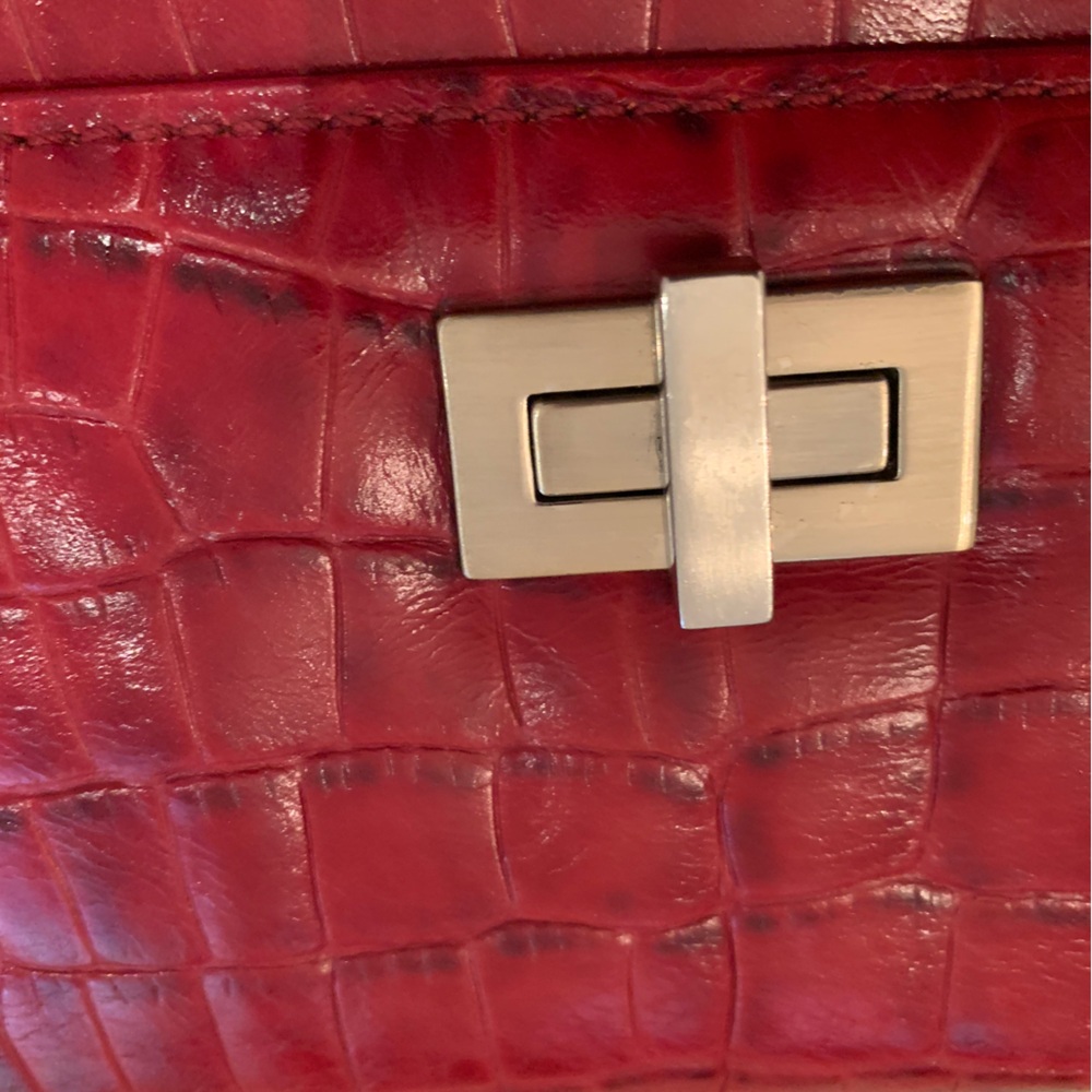 🌹ANTONIO MELANI🌹CROCODILE EMBOSSED CLUTCH. TWIST CLOSURE. GORGEOUS! - Picture 8 of 9